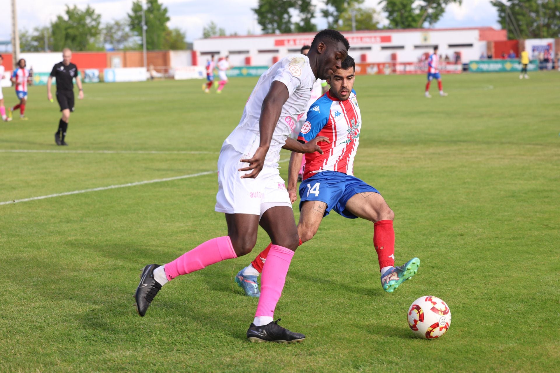 El partido entre el Tordesillas y el Villaralbo, en imágenes