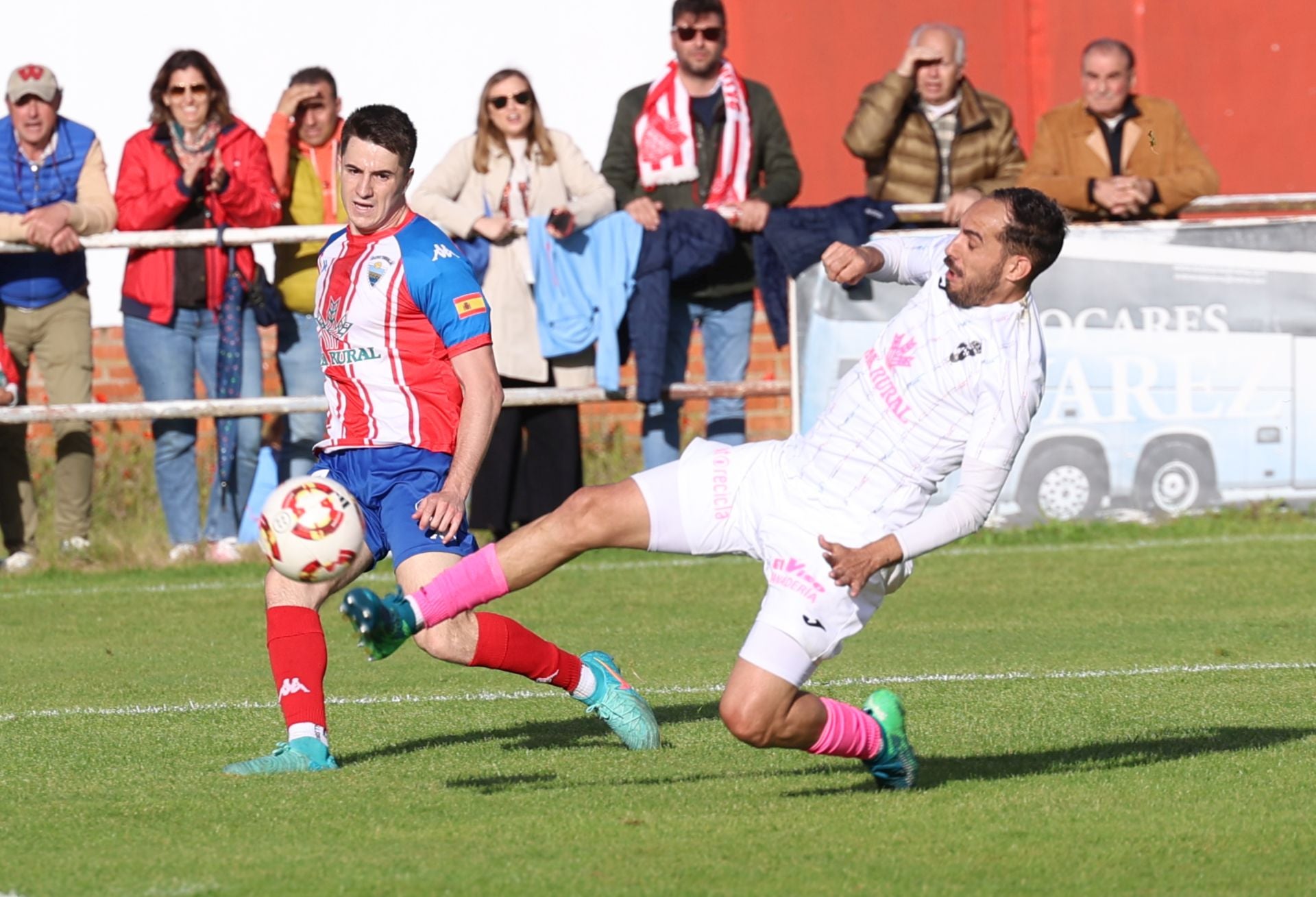 El partido entre el Tordesillas y el Villaralbo, en imágenes
