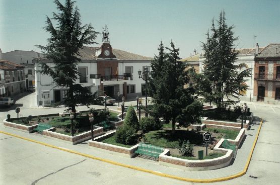 Ayuntamiento y Plaza Mayor.