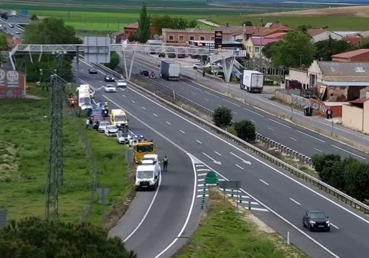 Una colisión múltiple de cinco vehículos complica la operación retorno en Valladolid