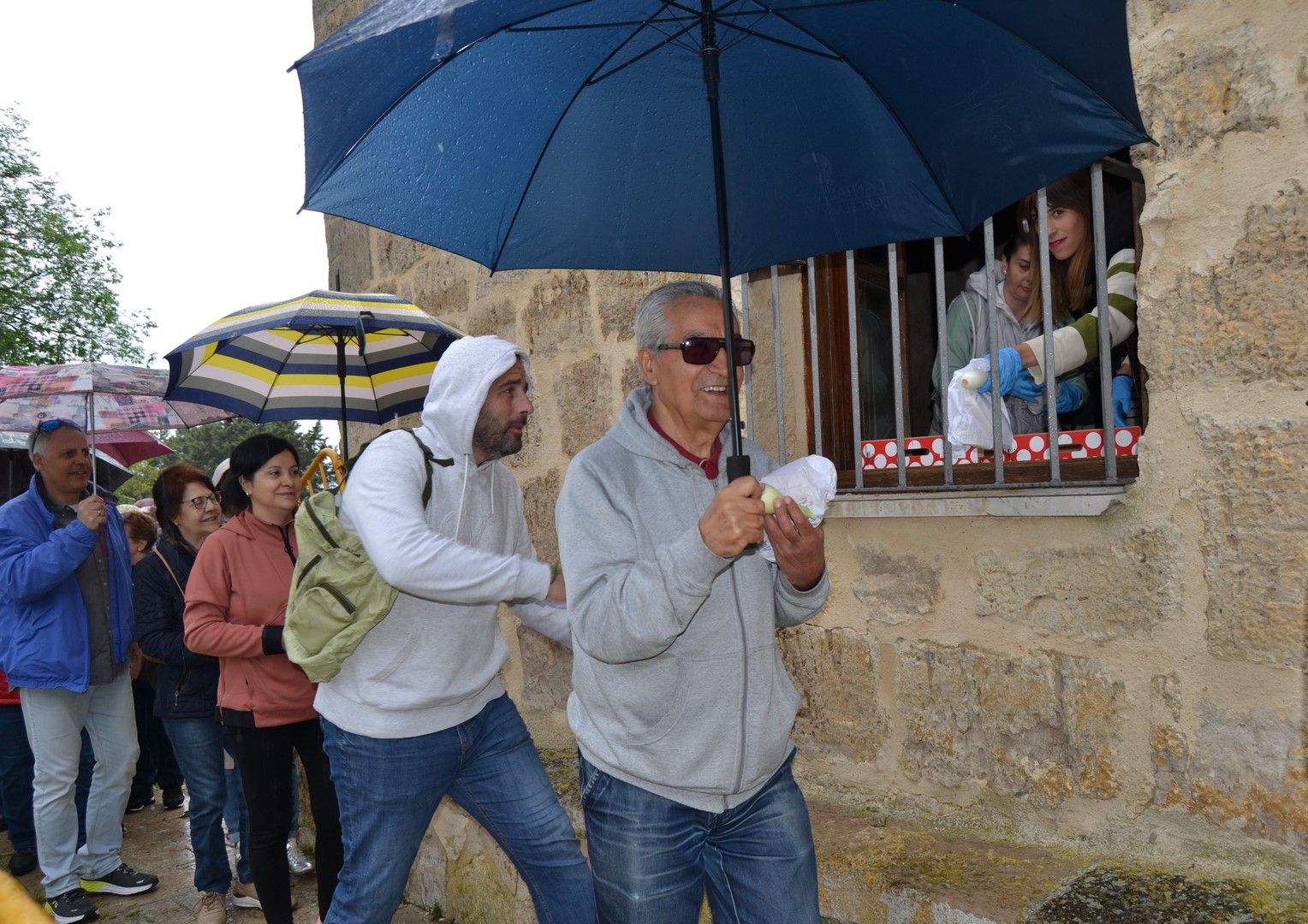 Todos en la ermita de Torre Marte en Astudillo