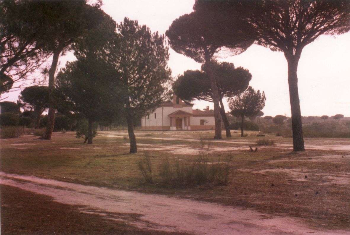 Pie original: «Ermita de Sacedón. El Ayuntamiento pretende realizar una urbanización ambiental para el año 1990».