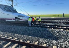 Foto del tren tomada desde el exterior por uno de los alcaldes.