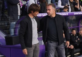 Álvaro Rubio y Hansi Flick, el pasado sábado, en los prolegómenos del encuentro.