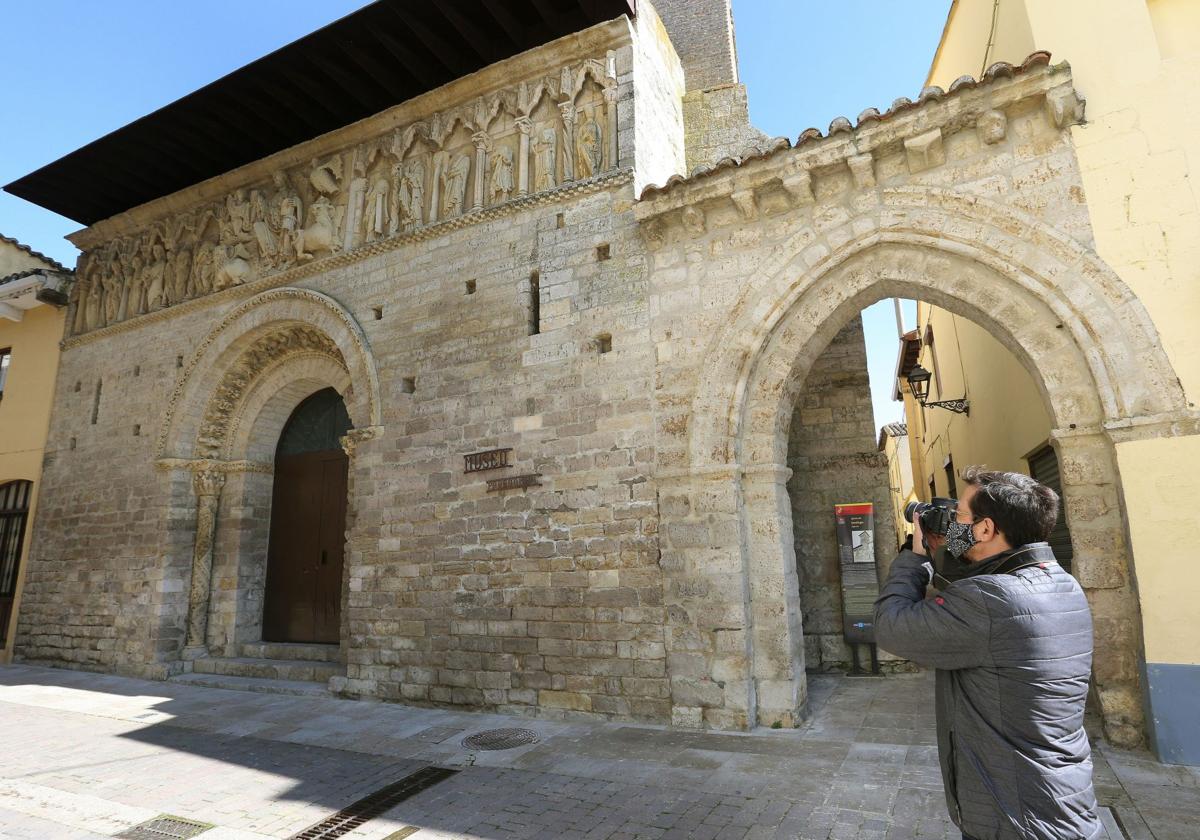 'Mayo con Arte' regresa a Carrión con visitas guiadas a la iglesia de Santiago