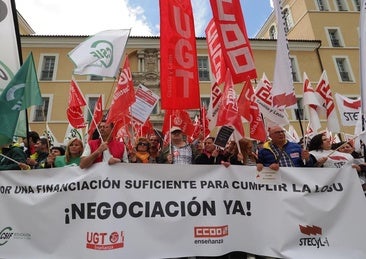 Los profesores universitarios piden actualizar sus salarios, entre los más bajos de España