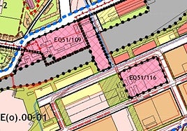 Plano del Plan General de Ordenación Urbana en el que se delimitan la nueva estación de trenes (EQ51/109) y el solar para la futura estación de autobuses (EQ51/116).