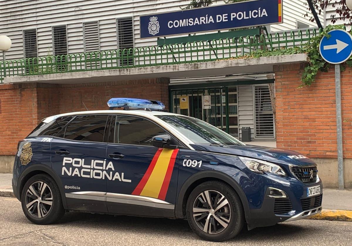 Detenido un menor por robar de un tirón una mochila desde su patinete
