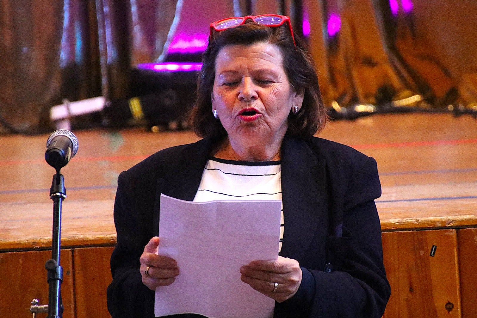 Teresa Mancho Cuadrado, de 93 años, recibe el homenaje de Villabrágima