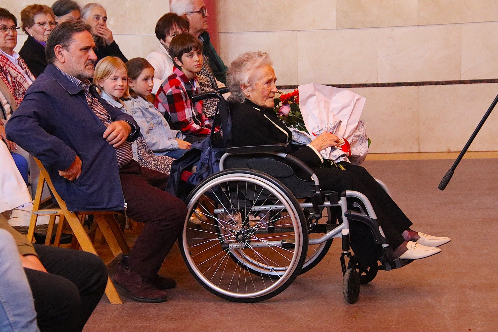 Teresa Mancho Cuadrado, de 93 años, recibe el homenaje de Villabrágima