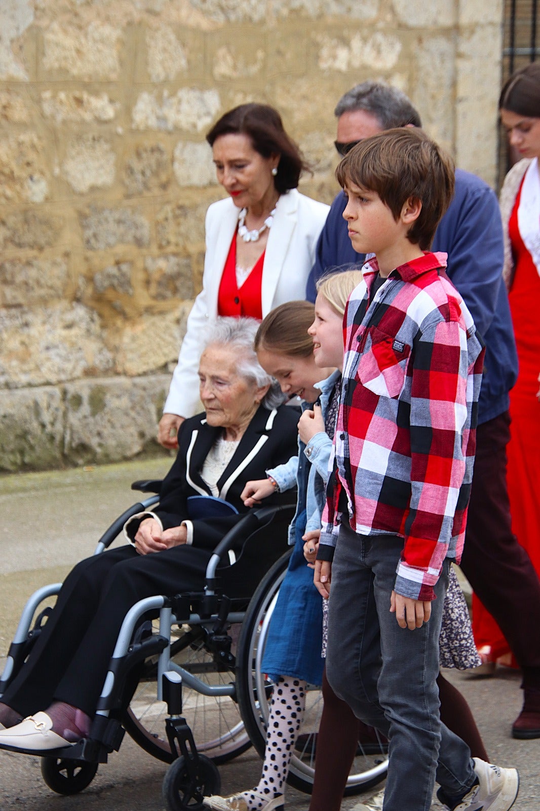 Teresa Mancho Cuadrado, de 93 años, recibe el homenaje de Villabrágima