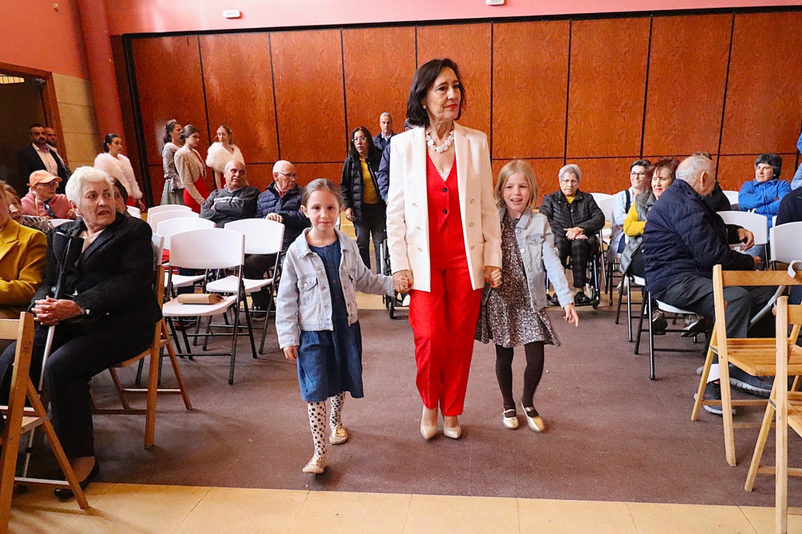 Teresa Mancho Cuadrado, de 93 años, recibe el homenaje de Villabrágima