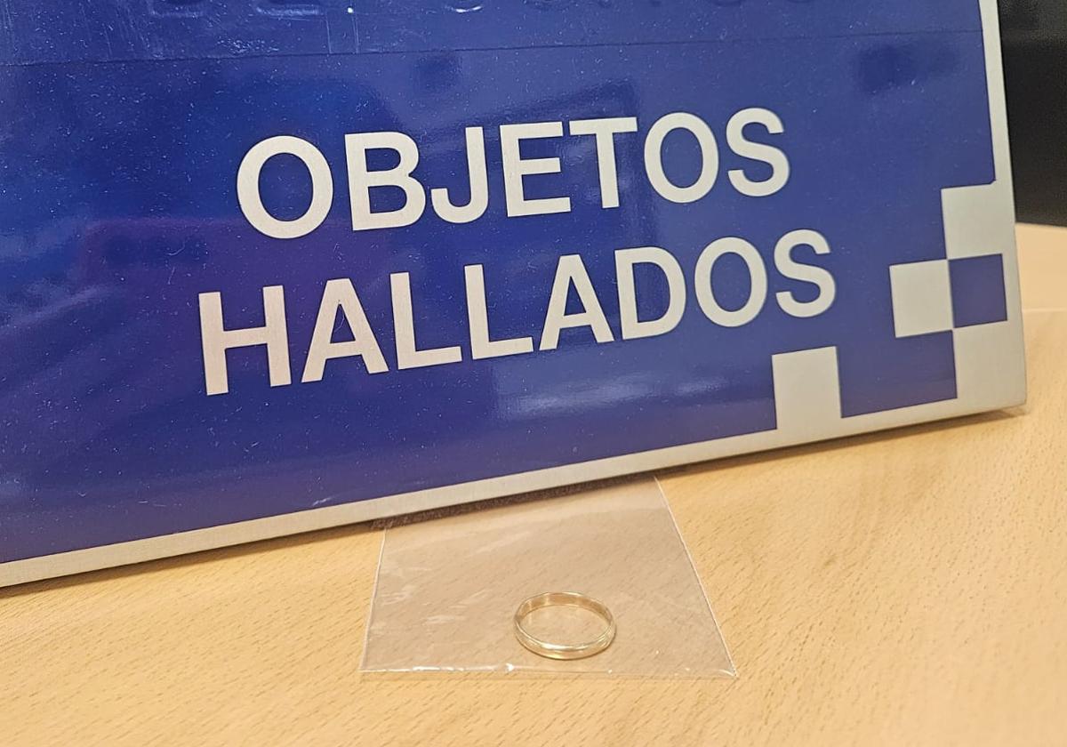 Buscan al dueño de una alianza de oro encontrada en Parquesol
