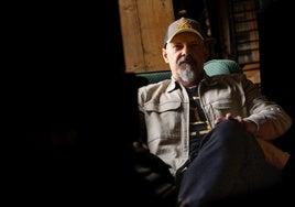 César Pérez Gellida, en la biblioteca del Círculo de Recreo.