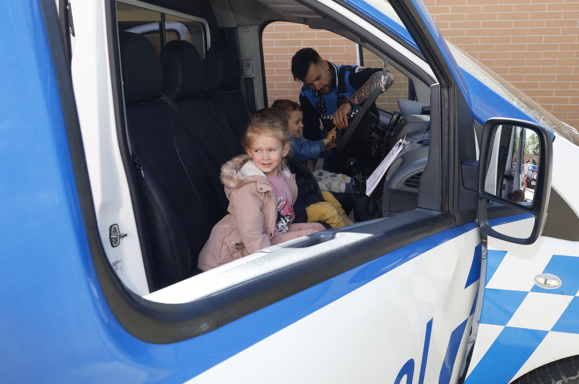 La Policía Local visita la Escuela Infantil Casilda Ordóñez