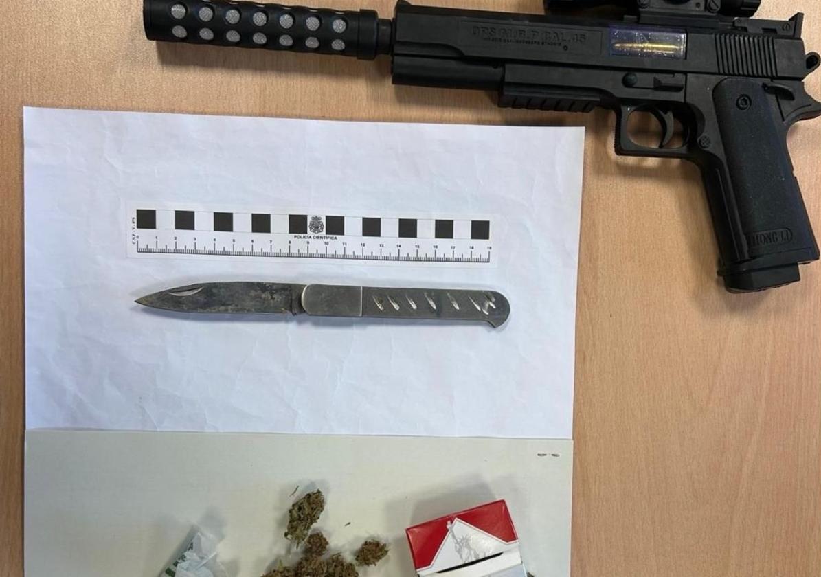 Da positivo y le pillan con armas y drogas tras intentar eludir un control
