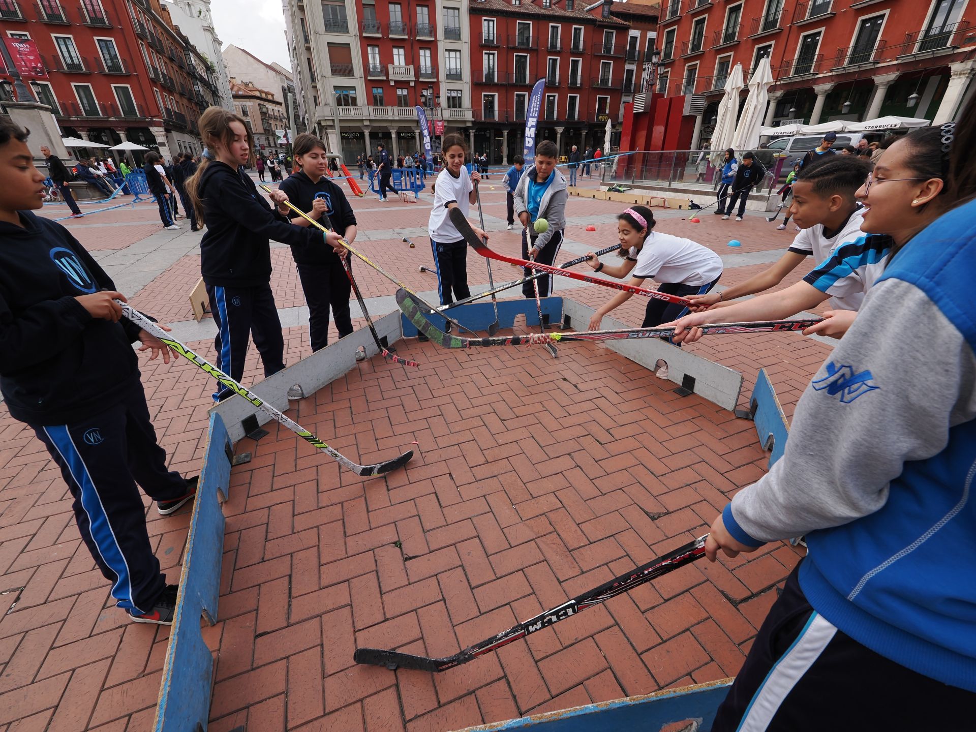 Los escolares vallisoletanos celebran el Día de la Educación Física, en imágenes