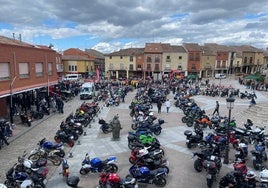 Concentración del pasado año con cientos de motos en la plaza del Rollo