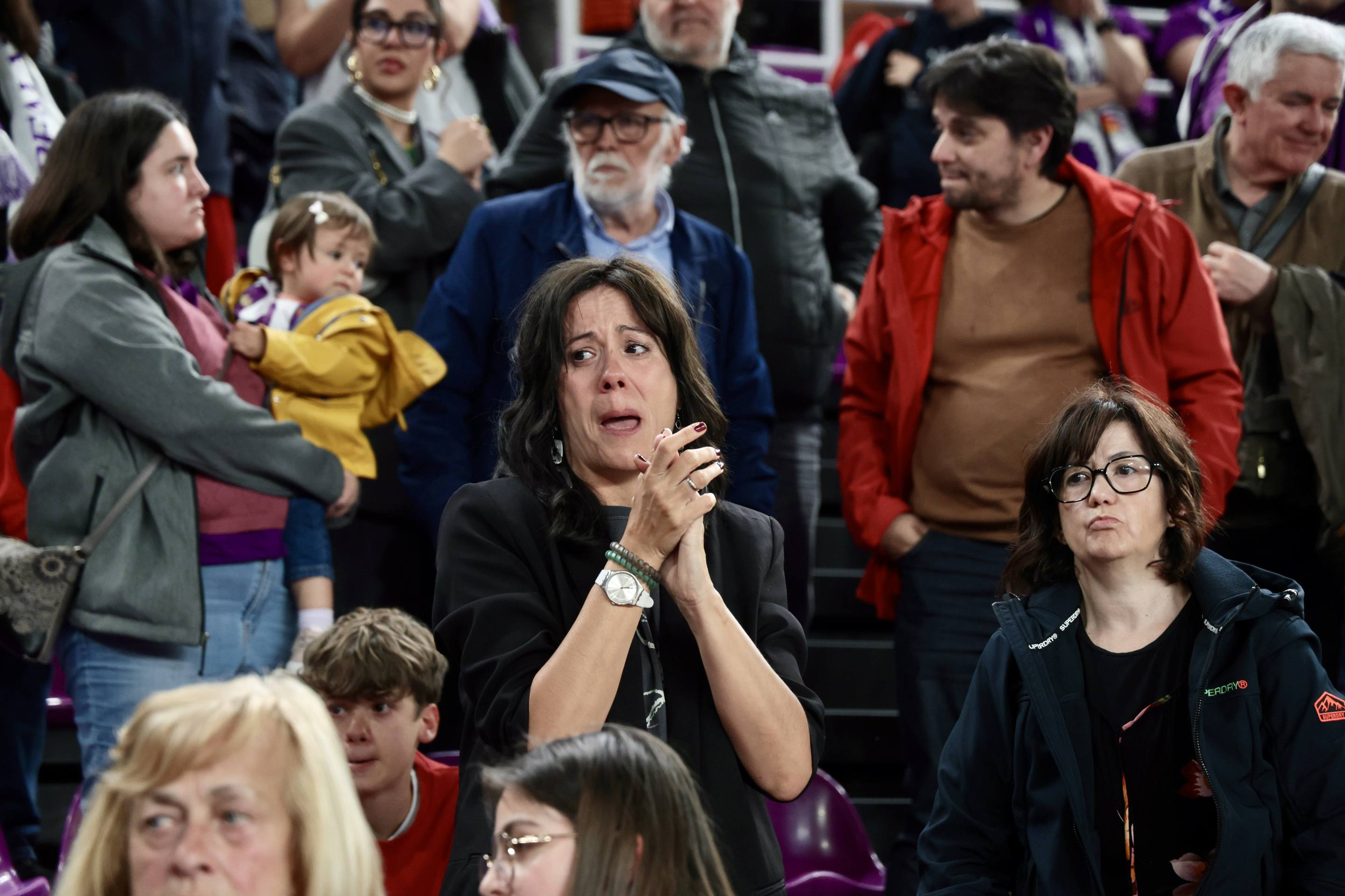 Las imágenes del descenso del UEMC ante Menorca