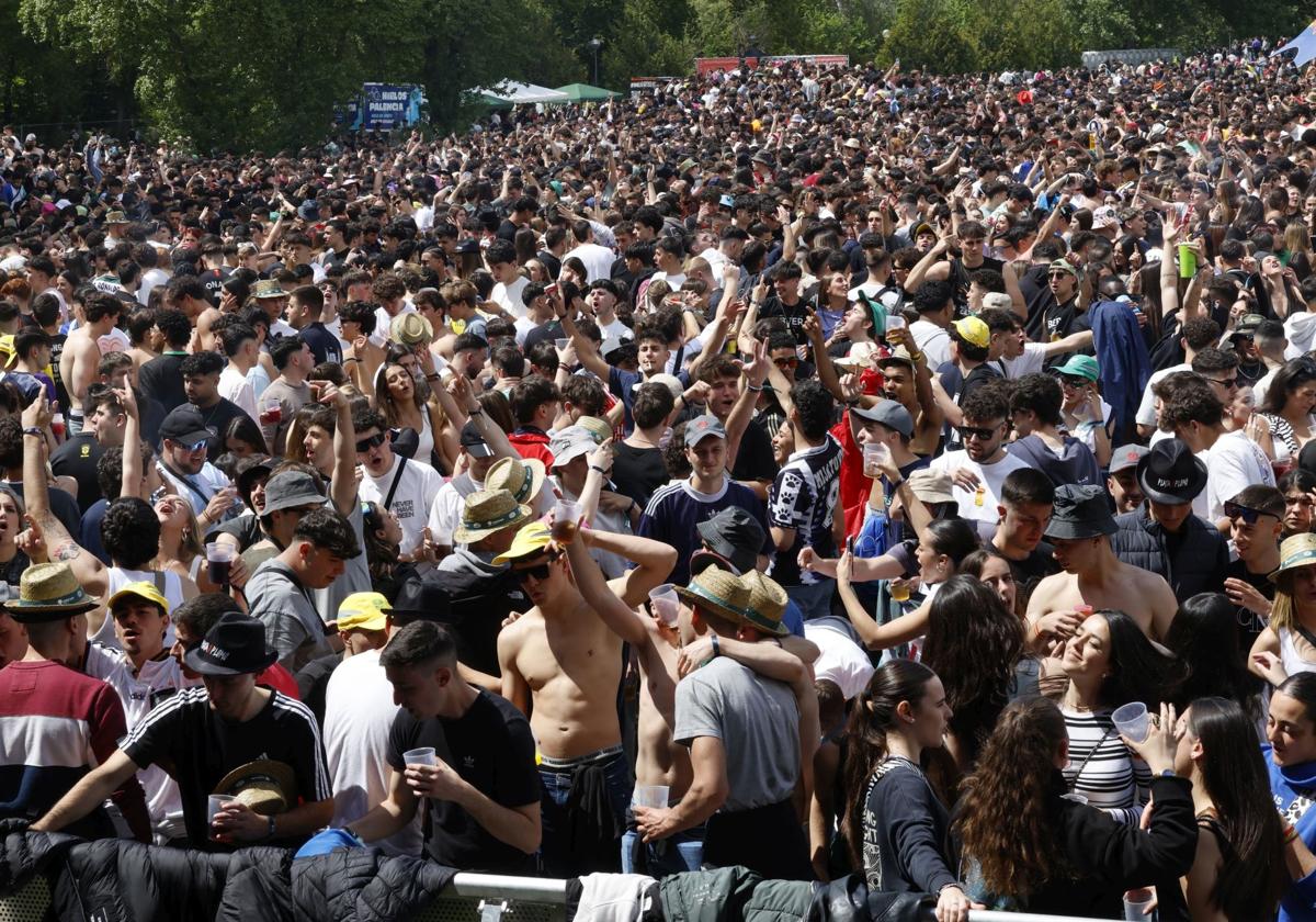 La fiesta de la ITA abarrota el parque Ribera Sur de jóvenes