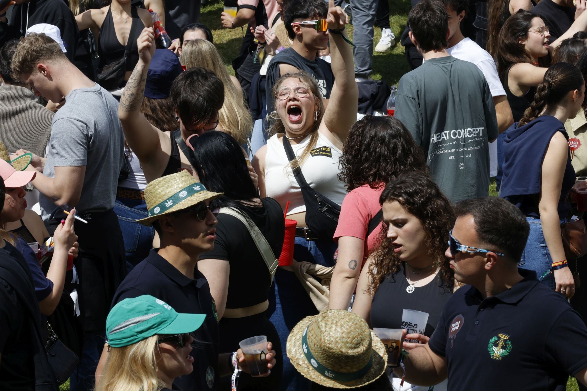 La fiesta de la ITA abarrota el parque Ribera Sur de jóvenes