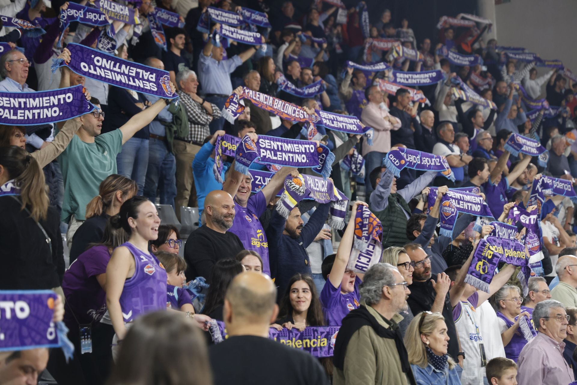 Búscate en las gradas del Súper Agropal Palencia-Betis
