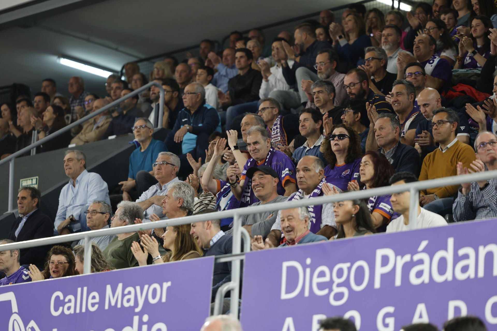 Búscate en las gradas del Súper Agropal Palencia-Betis