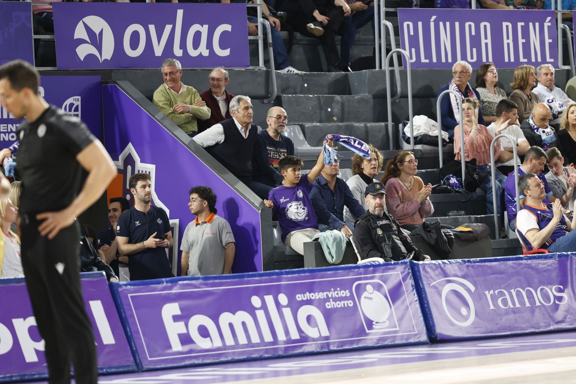 Búscate en las gradas del Súper Agropal Palencia-Betis