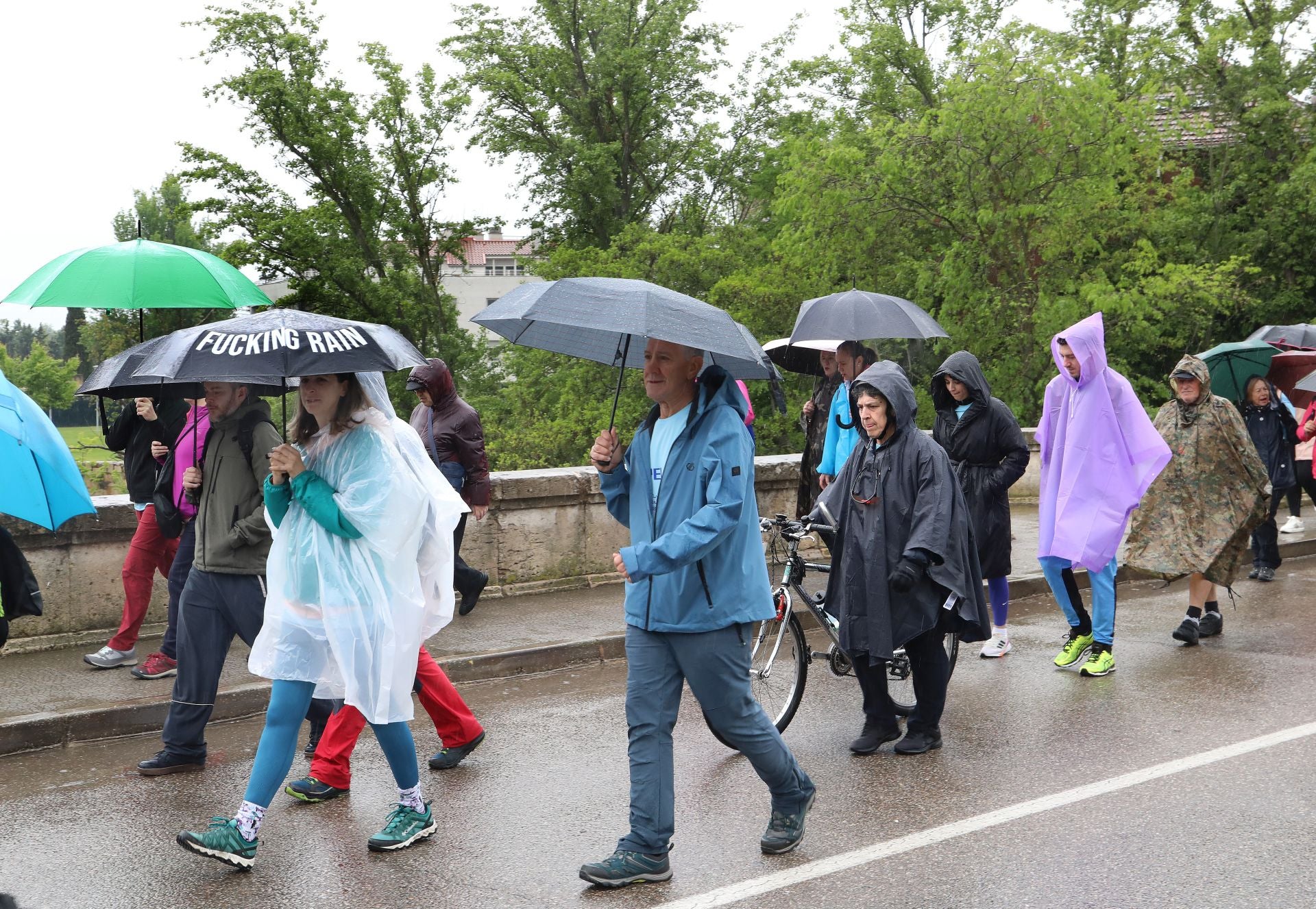 Aspanis desafía a la lluvia