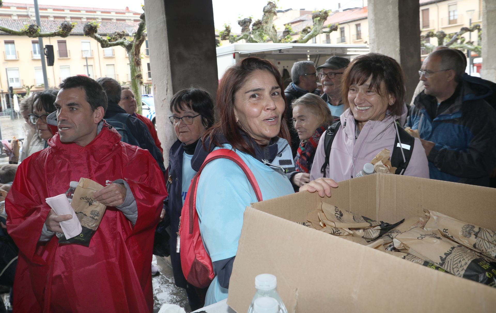 Aspanis desafía a la lluvia