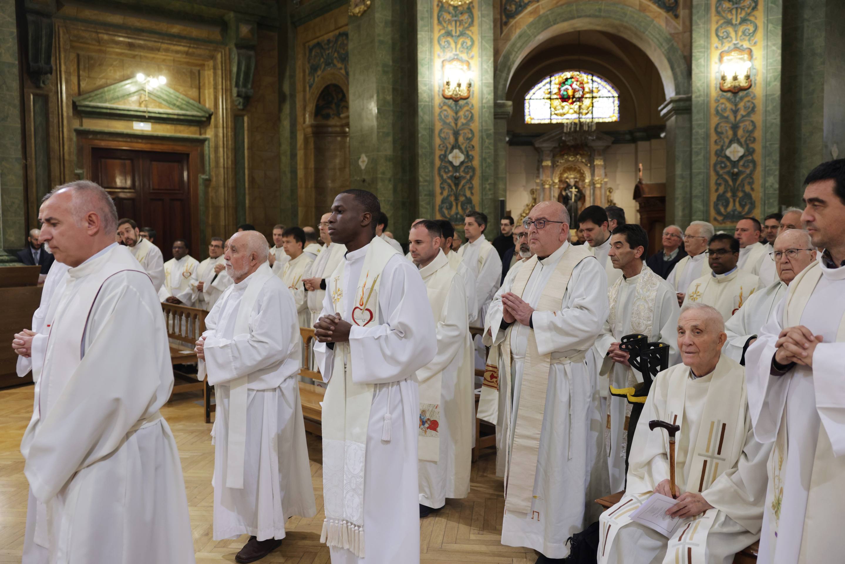 El homenaje a los sacerdotes del clero vallisoletano, en imágenes