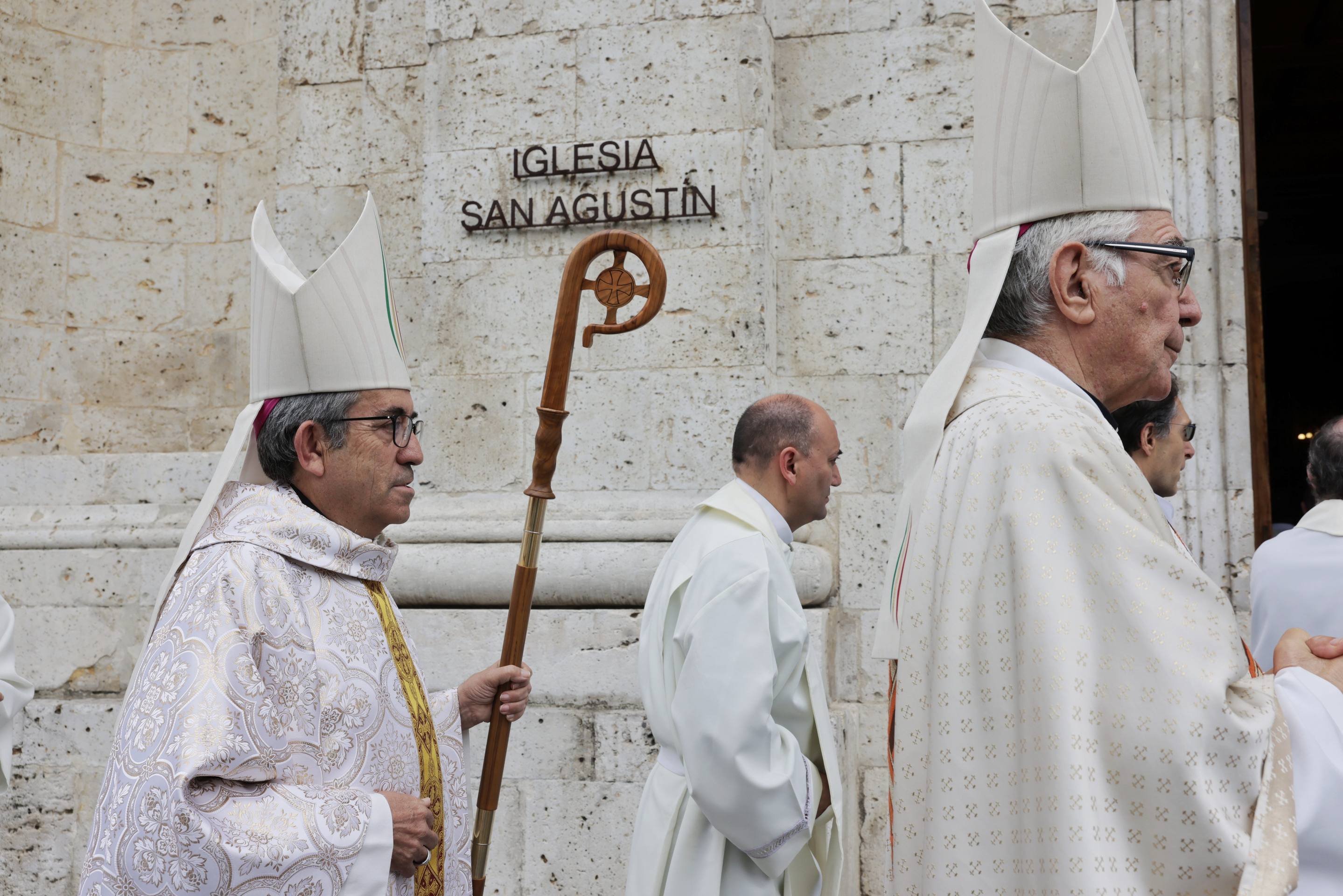 El homenaje a los sacerdotes del clero vallisoletano, en imágenes
