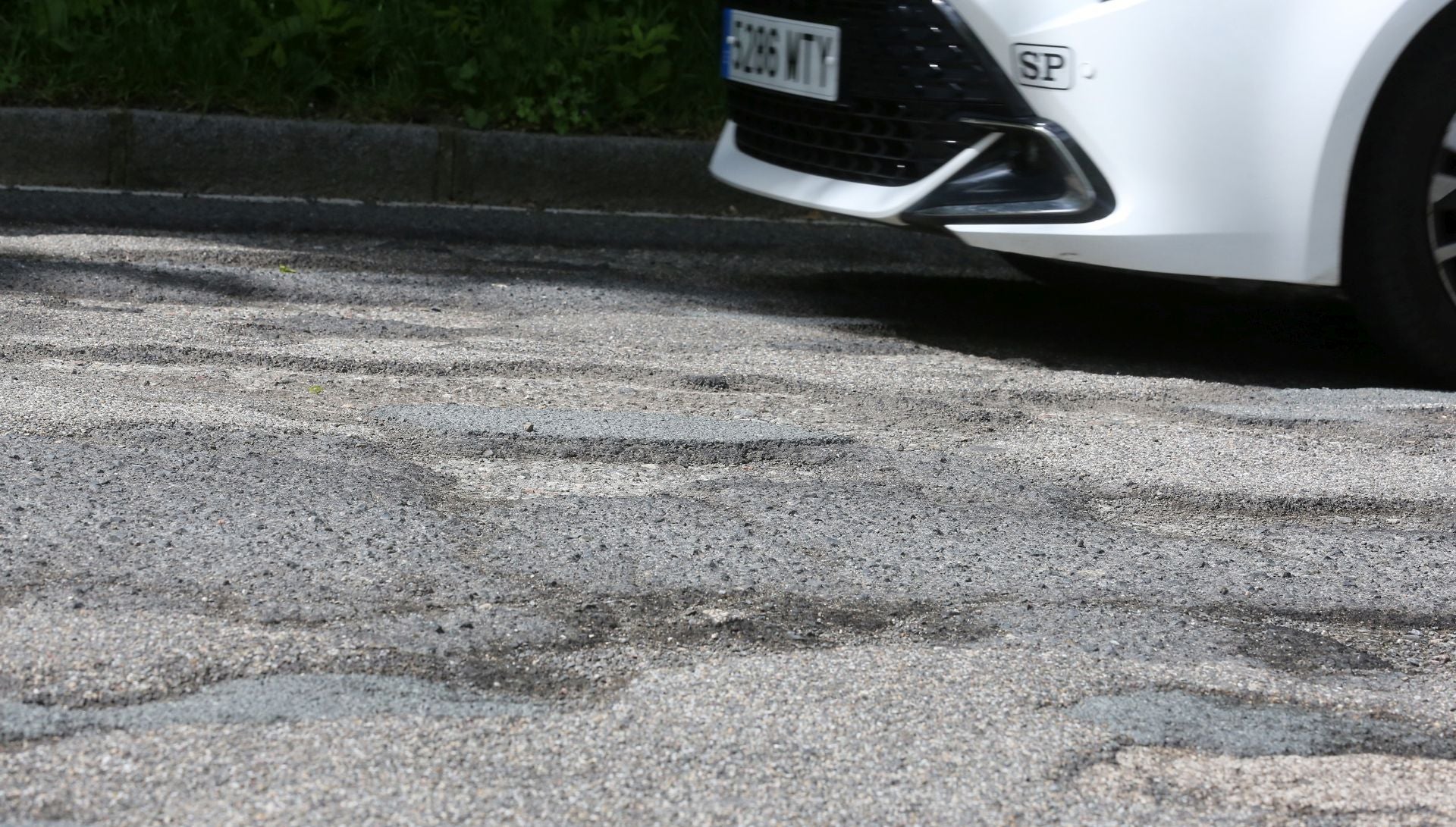 Fotos: el paseo de Santo Domingo, lleno de baches antes del inicio de las obras