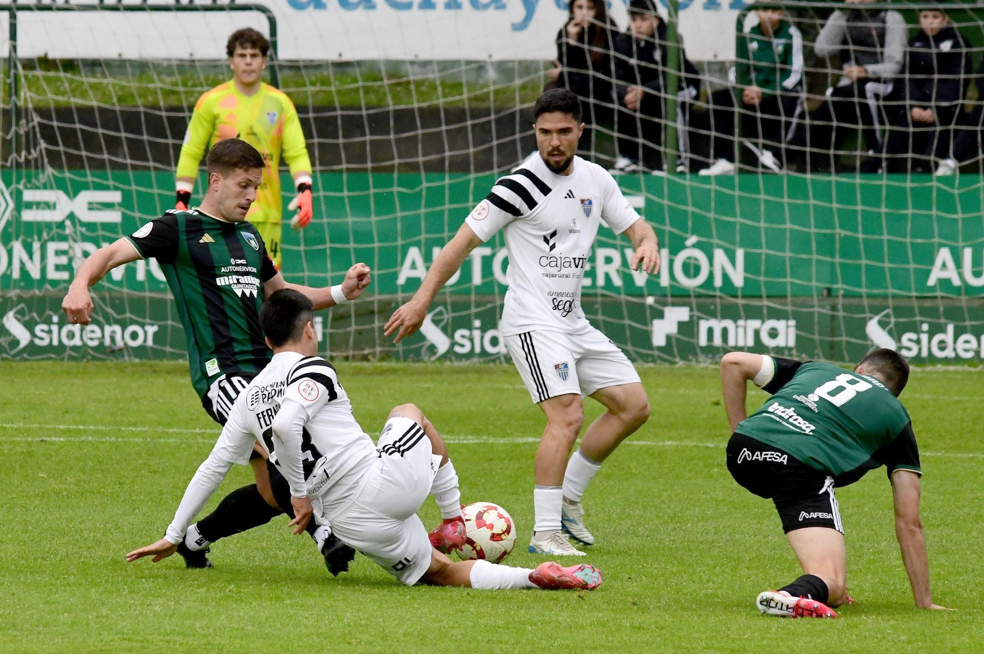 Fotos del partido entre el Sestao y la Segoviana