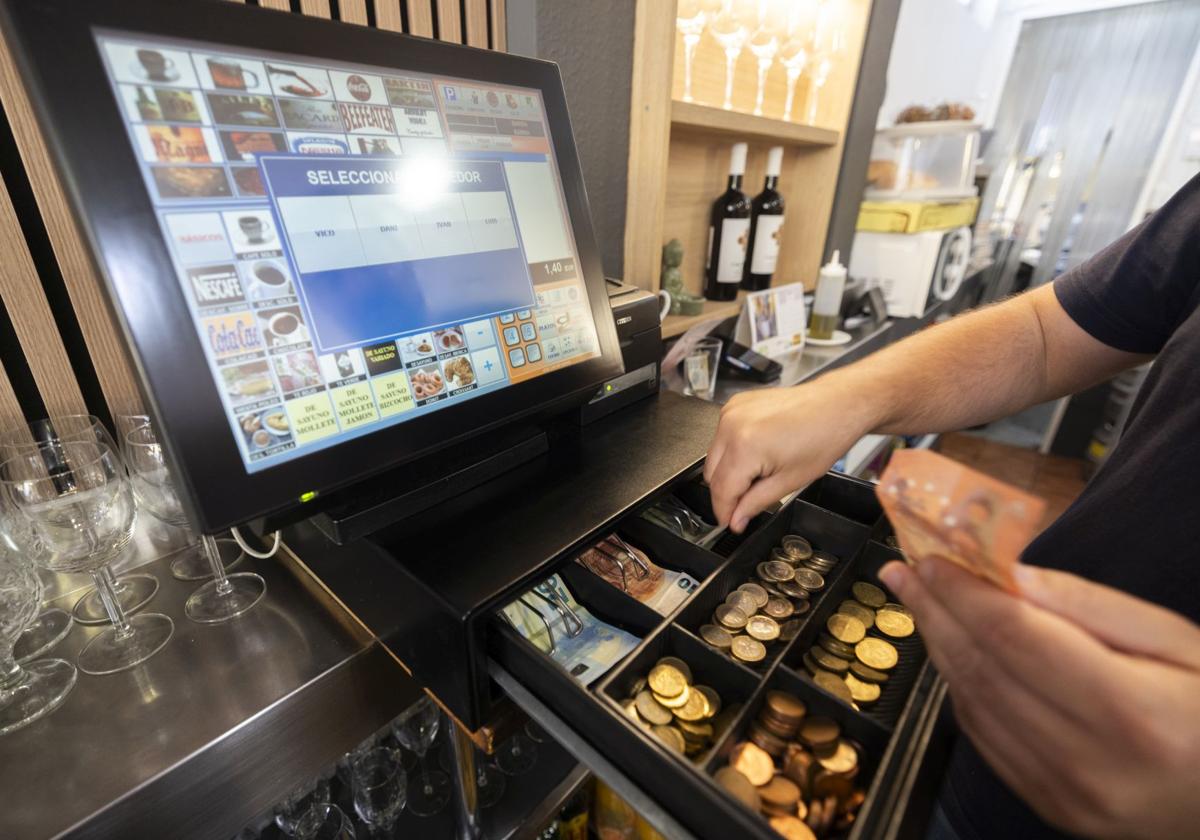 Incertidumbre en pymes y autónomos por las nuevas exigencias de Hacienda sobre sus facturas