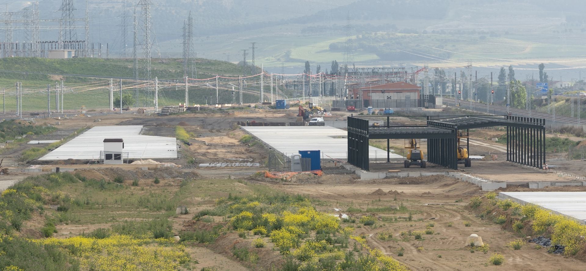 La variante Este de los talleres Renfe, en imágenes