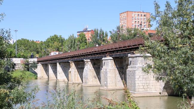 Existen varias leyendas populares sobre la construcción del Puente Mayor. ¿Sabrías detectar la que nos hemos inventado nosotros?