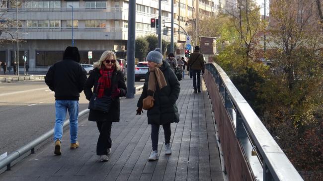 El Puente de Isabel la Católica también se llama puente...