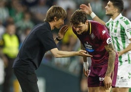 Álvaro Rubio da indicaciones a Juric, que puede ser baja este martes ante el Girona.
