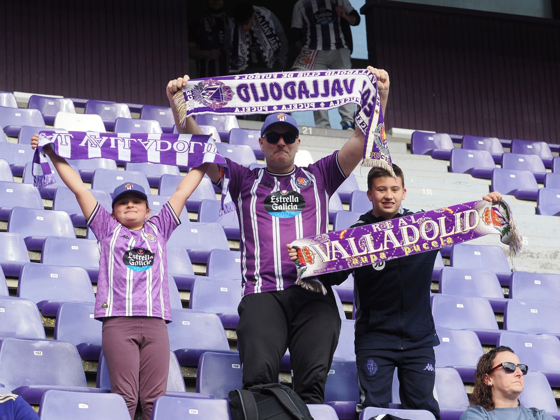 Búscate en la grada del Real Valladolid - Girona (1/3)