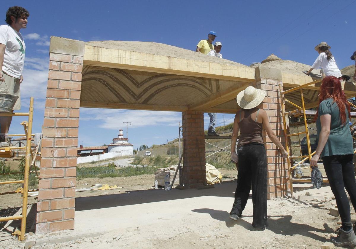 Taller de construcción de bóvedas en Monzón de Campos.