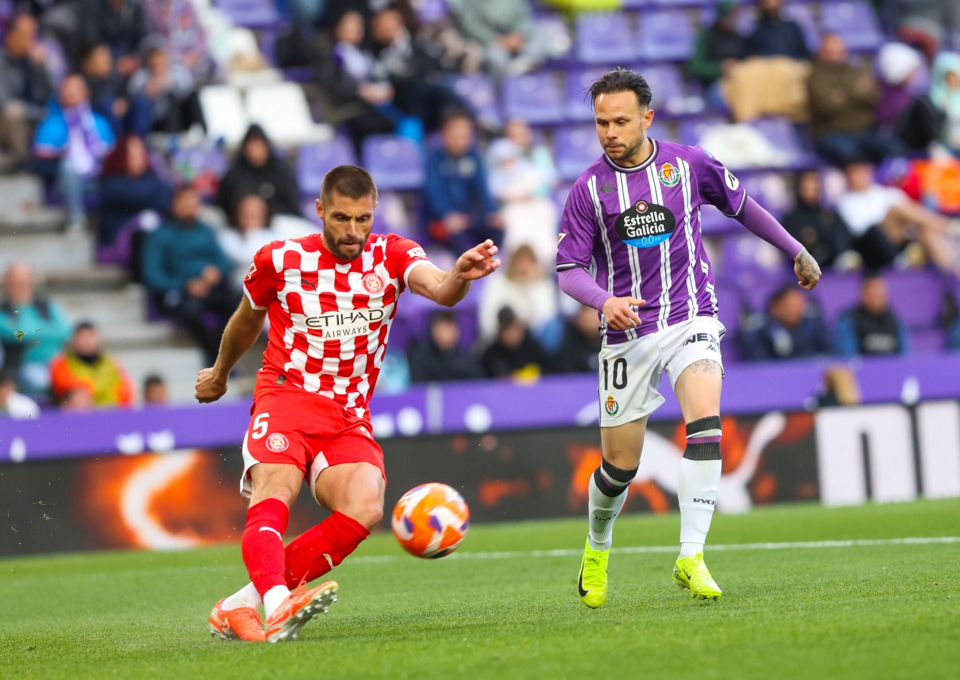 La derrota del Real Valladolid ante el Girona, en imágenes