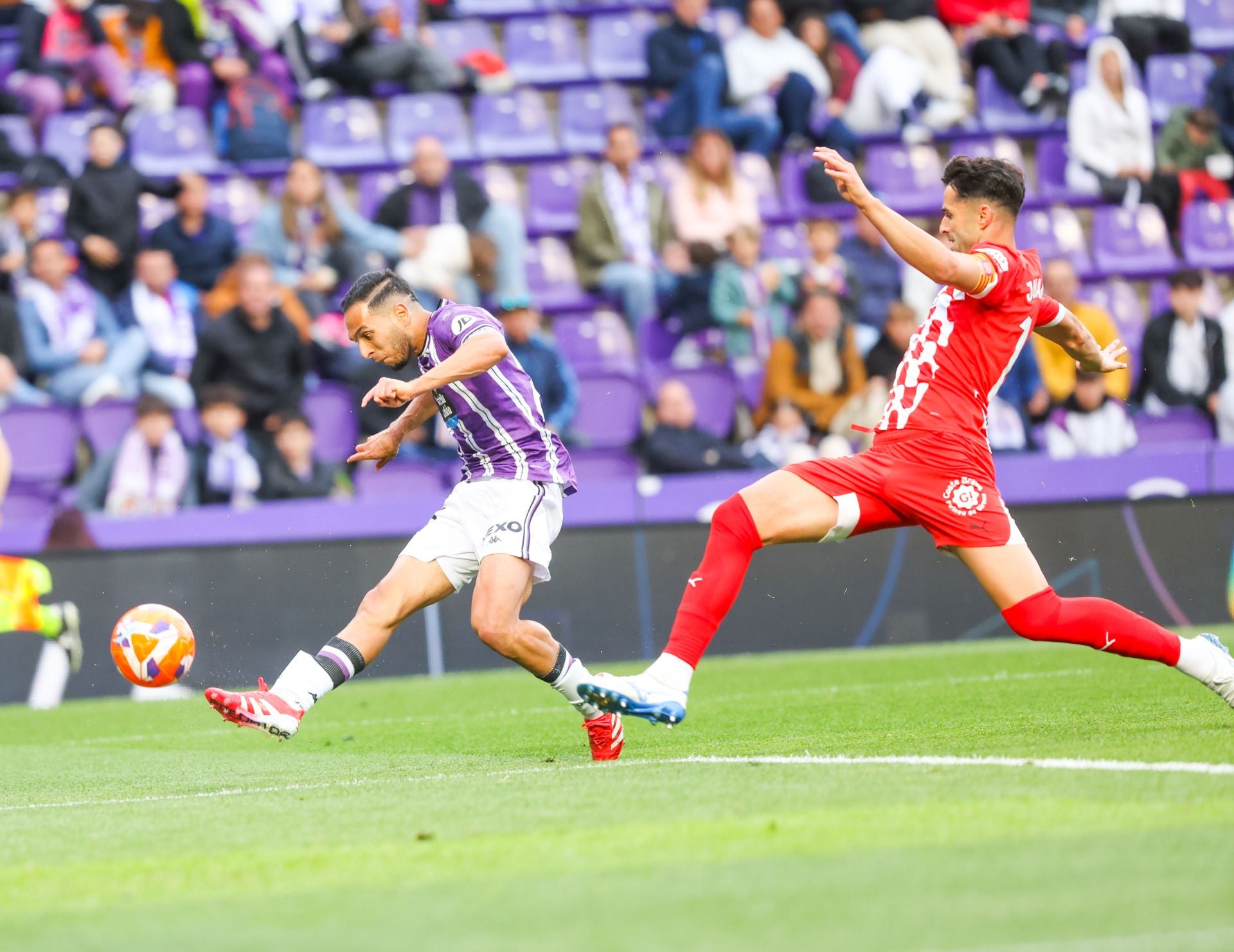 La derrota del Real Valladolid ante el Girona, en imágenes