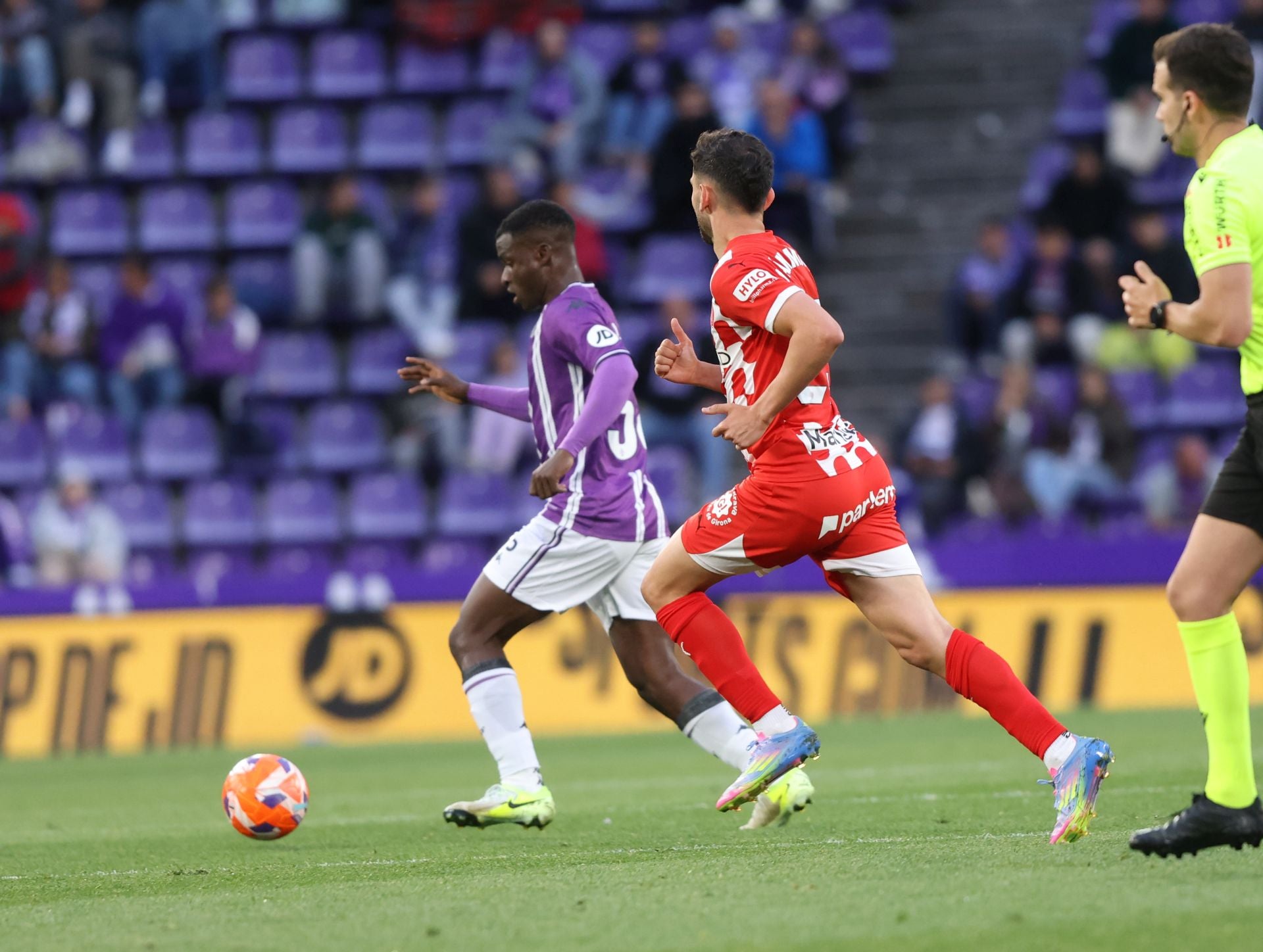 La derrota del Real Valladolid ante el Girona, en imágenes
