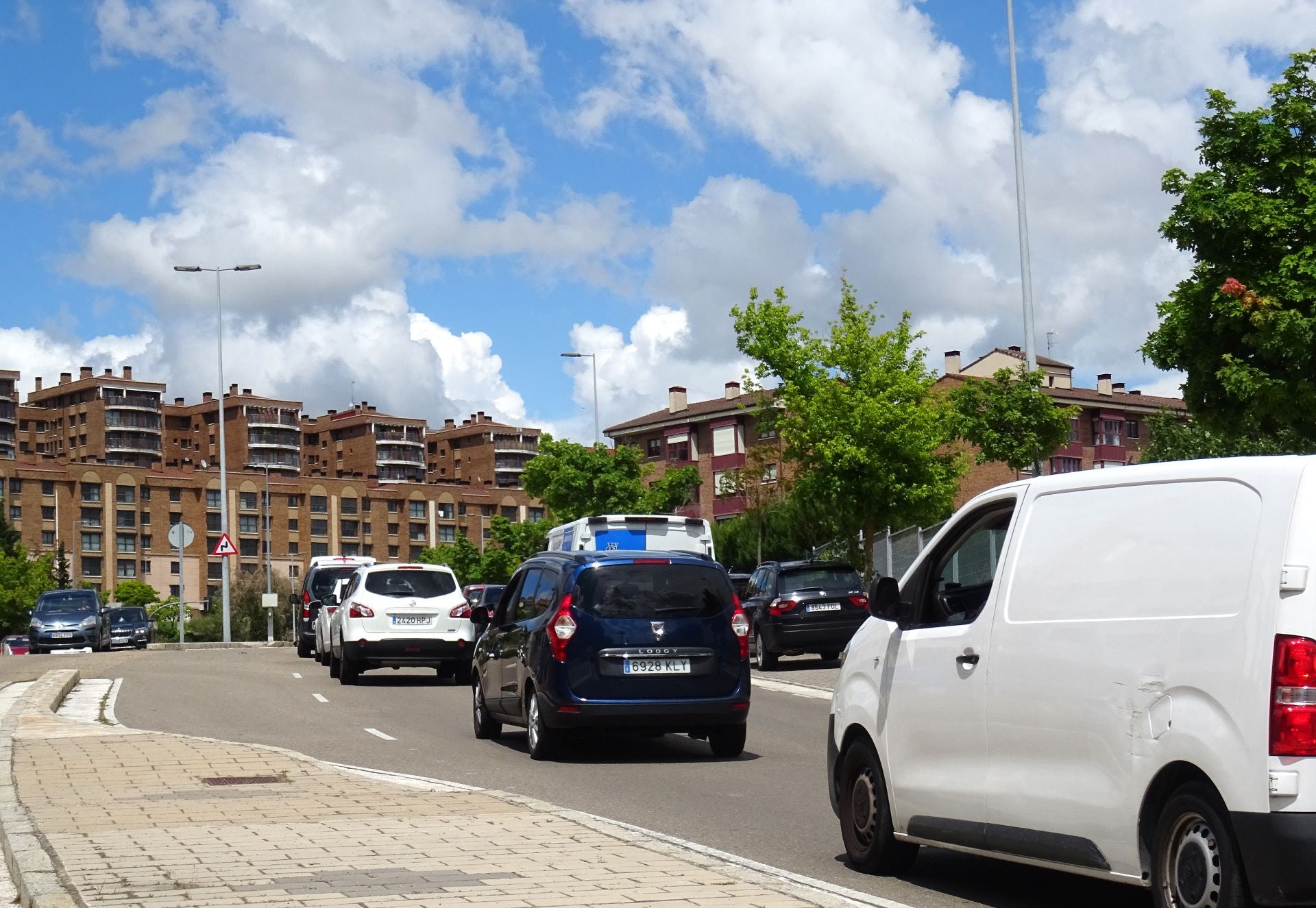 El corte por las obras de un bloque de Parquesol, en imágenes