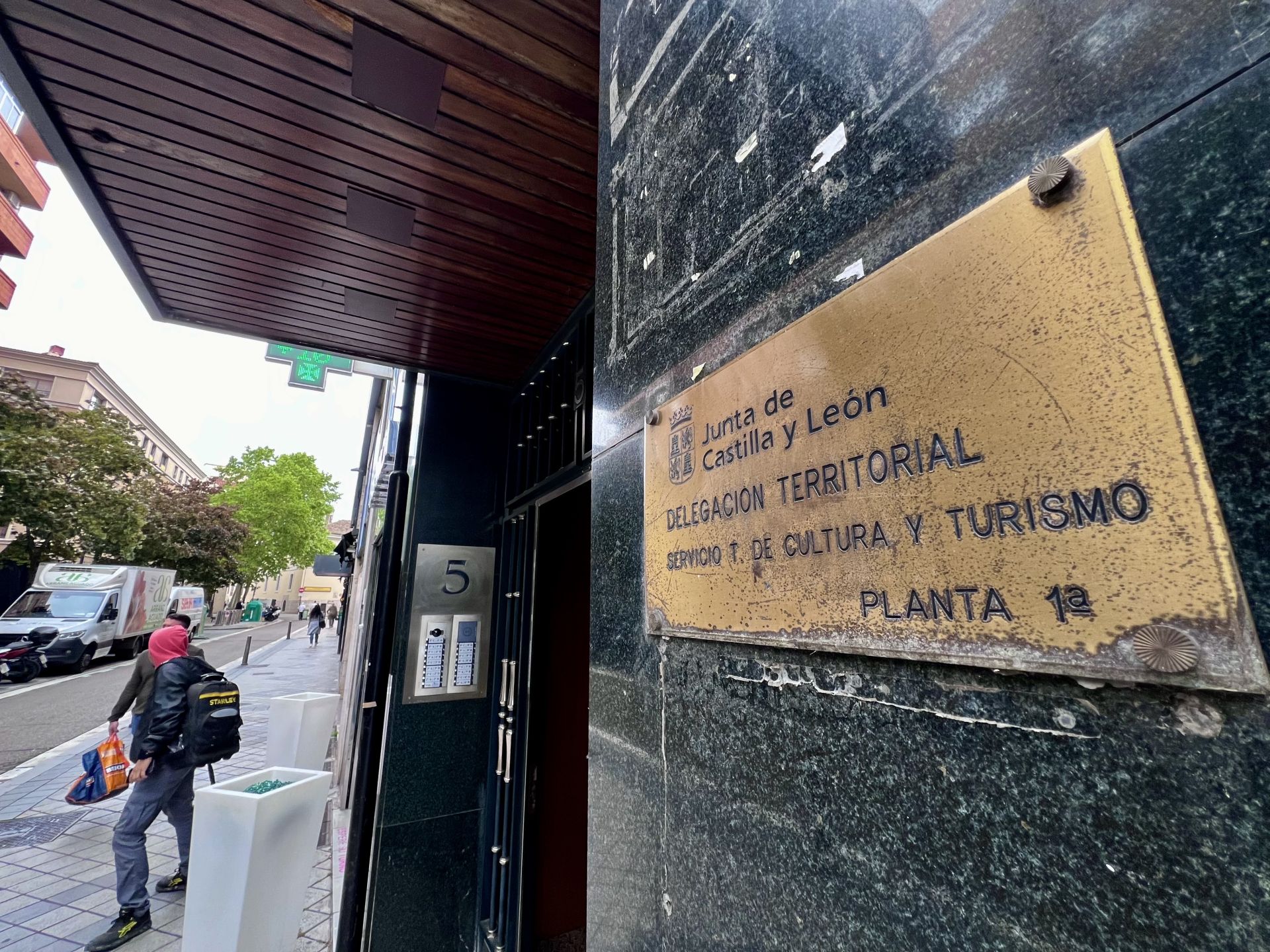 Otro cobro de pan en un restaurante de Valladolid llega al Procurador del Común