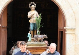 Procesión en honor a San Isidro en Pesquera de Duero, este jueves.