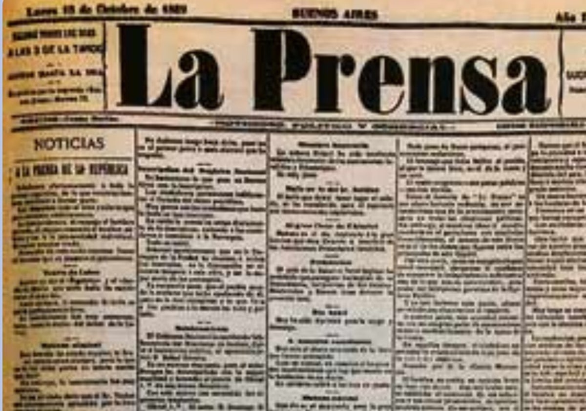 Imagen principal - Arriba, cabecera del diario La Prensa, de Buenos Aires. Abajo, noticia de su muerte, publicada el 19 de mayo de 1940 en El Norte de Castilla, y portada de su obra sobre la coronación de Zorrilla.