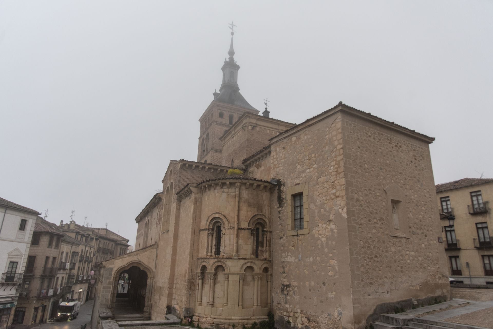 Fotos: Segovia amanece envuelta en niebla