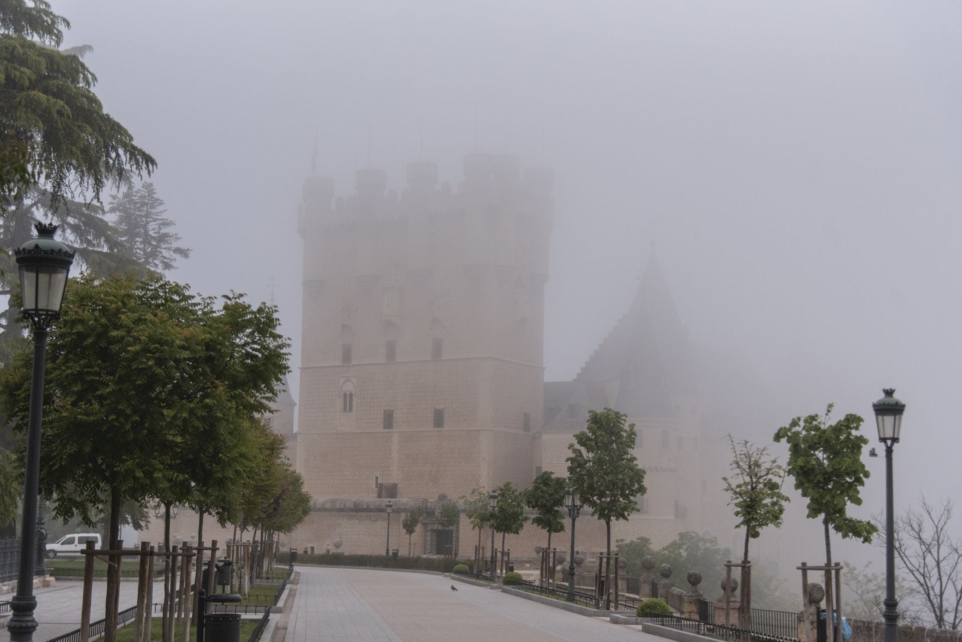 Fotos: Segovia amanece envuelta en niebla